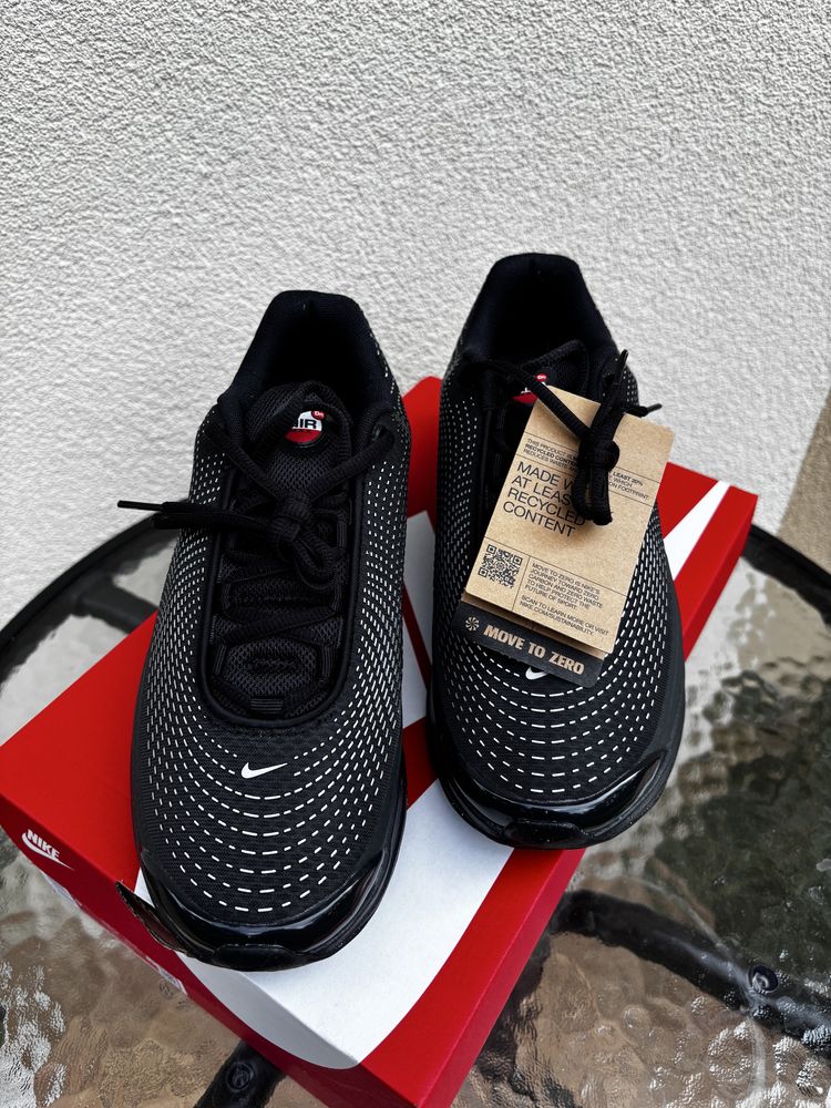 Чисто нови обувки Nike Air Max