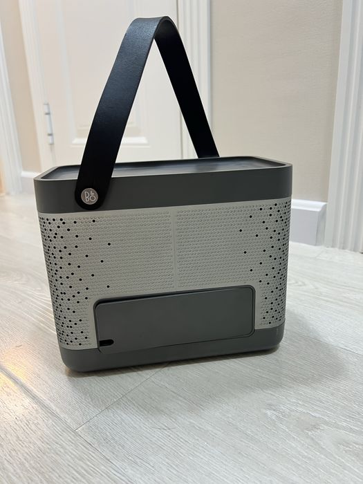 Bang & Olufsen Beolit 12 — премиальная акустика | Оригинал