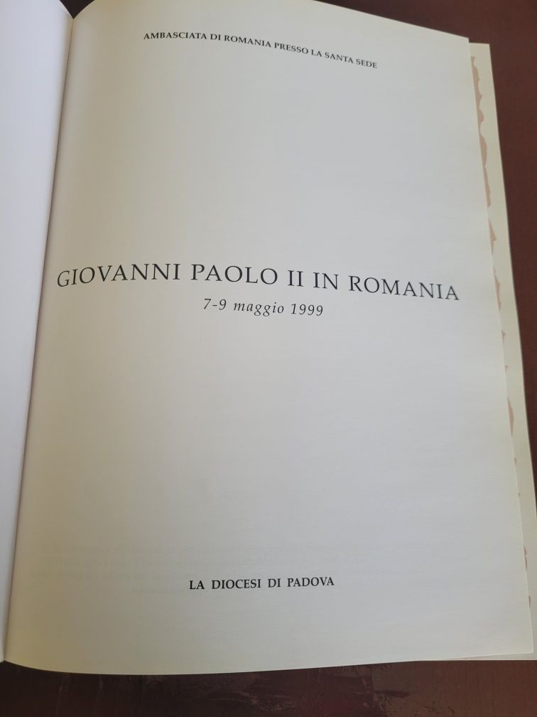 Vând carte  Giovanni Paolo 2 în Romania