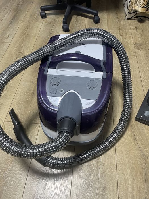 Bosch Seria 4 Aspirator multifuncțional Wet&Dry