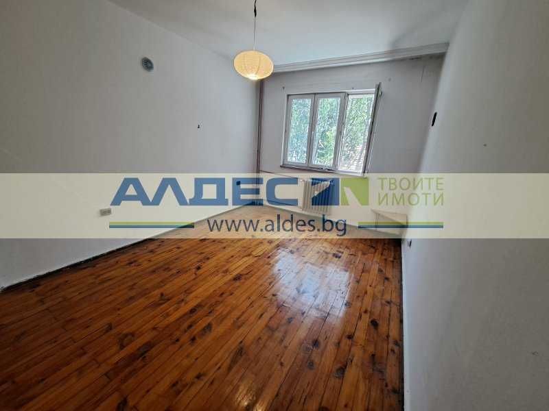 Продава се Тристаен апартамент в София, Център - 72 кв.м за 3723 €/кв.м - Снимка #7