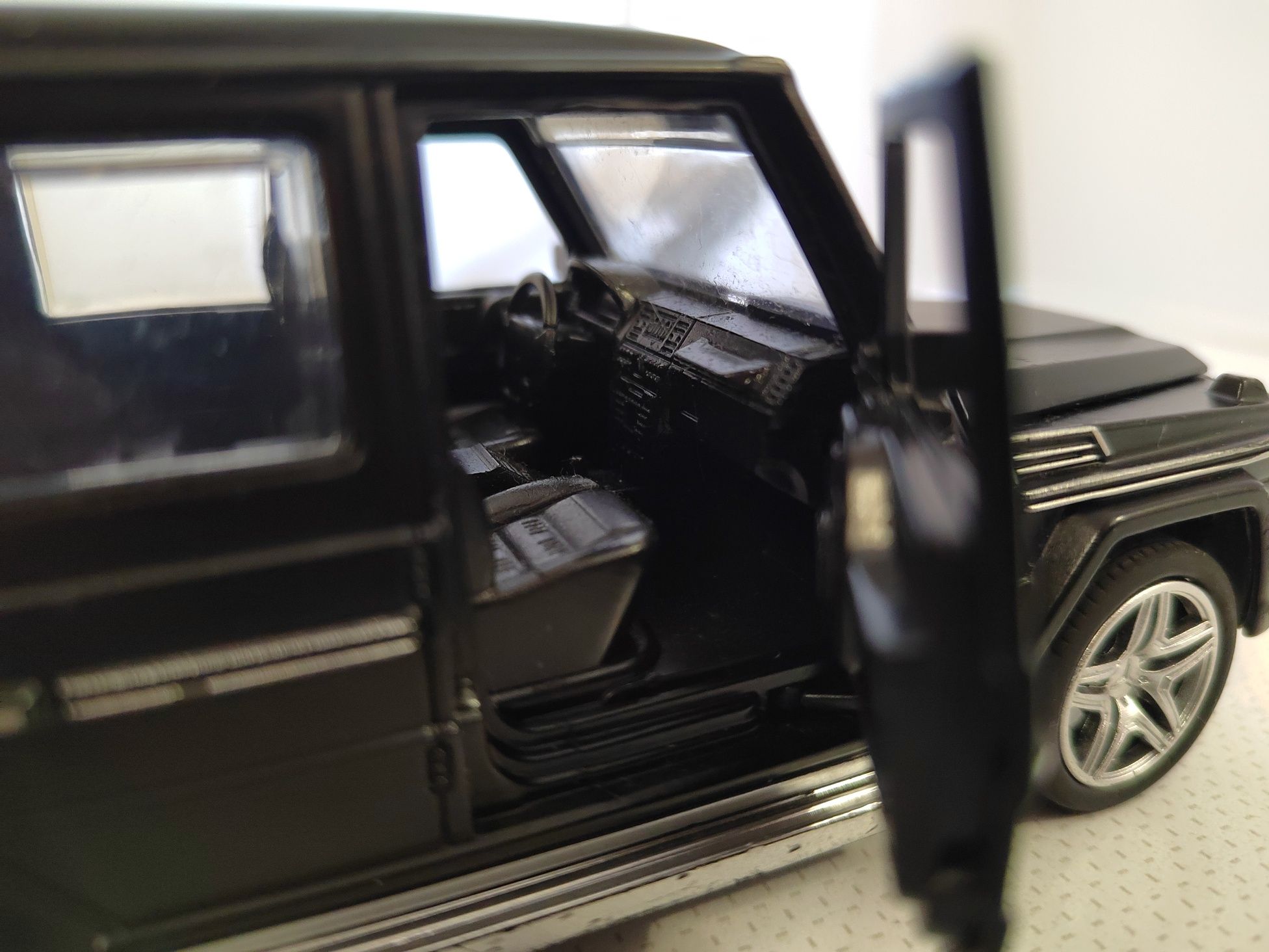 Mercedes - G clasa AMG - мащаб 1 :32 - 12лв