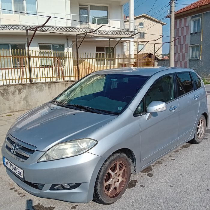Продавам лек автомобил Honda FRV