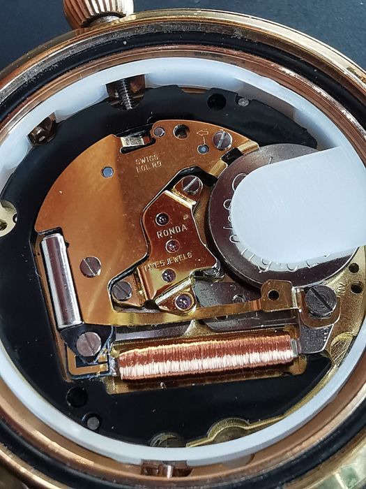 Ceas Guess Collection  Ceramic - Elvețian Quartz  34 mmmm