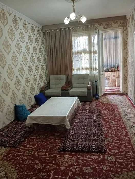 СРОЧНО !! Продается квартира в Яшнабаде 2/2/4 ( 50 кв/м ) Асалабад 1