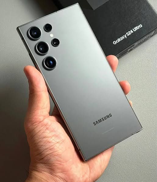 Vand Sau Schimb Samsung Galaxy S24 Ultra 5G Titanium Black 512Gb