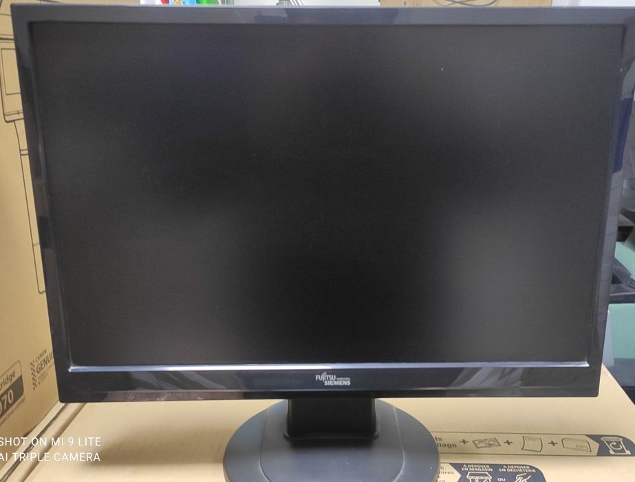 Монитор Fujitsu siemens 19 дюм