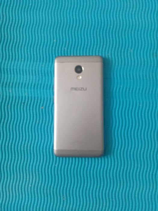 Телефон meizu 16гб