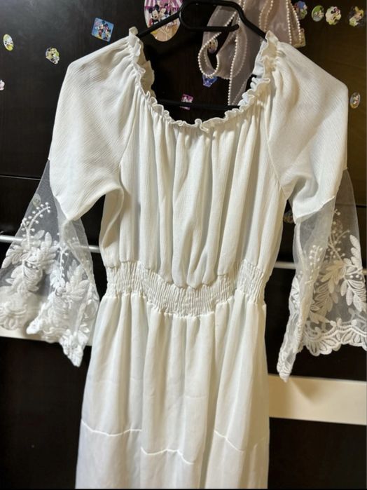 Rochie cununie purtata doar cateva ore. Este dintr-un material usor