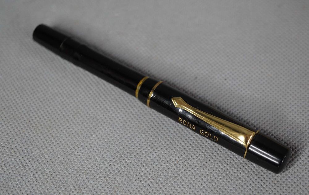 Rona Gold Стара писалка с златен писец и кутия не използвана