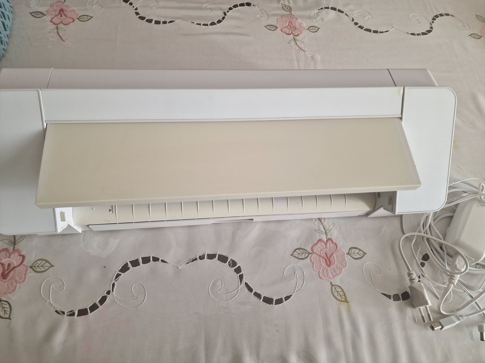 Продам плоттер  Silhouette Cameo 4 срочно, новый не использованный
