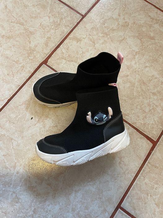 Vând adidasi de copii