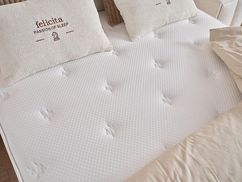 Тапицирано легло Felicita Бял крем