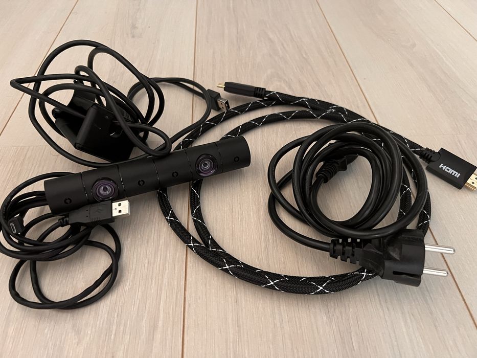 PlayStation 4 Pro 1TB+2 controllere+jocuri+camera-stare excelenta