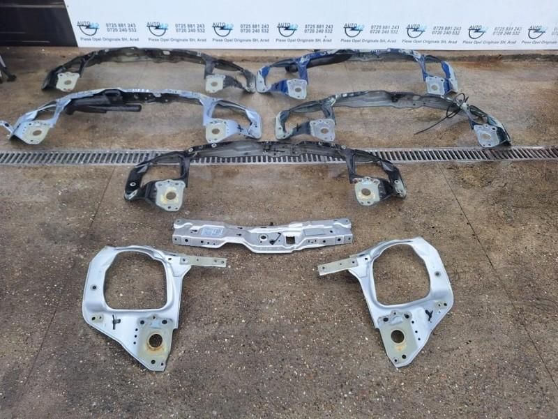 Traversa superioara cu ochelari faruri Opel Meriva A facelift