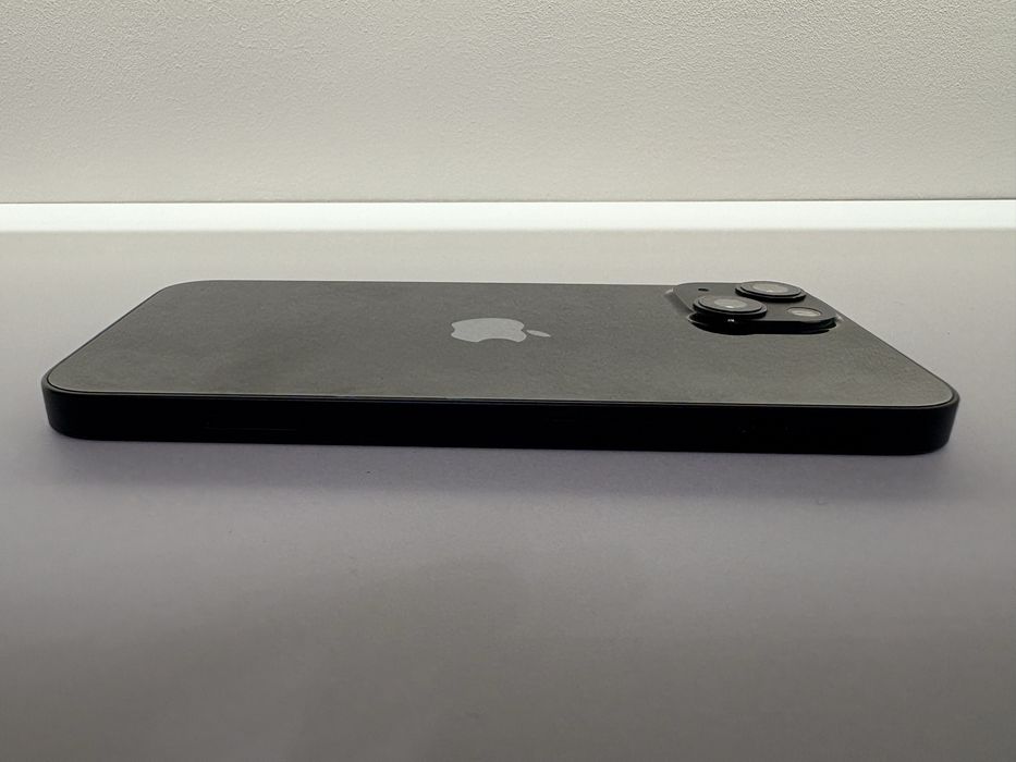 iPhone 13 128 GB Midnight Blue