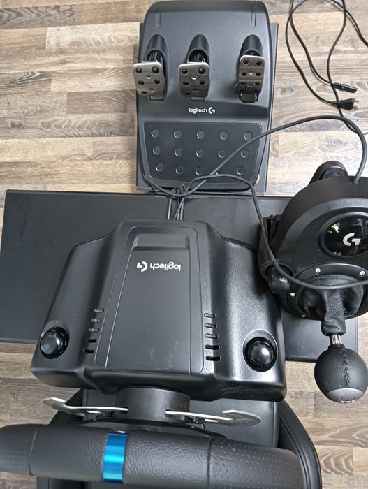 Loghitech G29 cu Schimbator + scaun