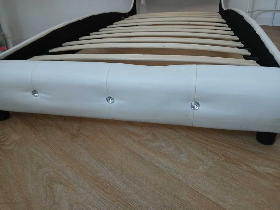 Vand pat tapitat piele ecologica