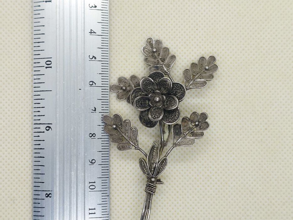 Broșă din argint filigran, buchet floral bogat
