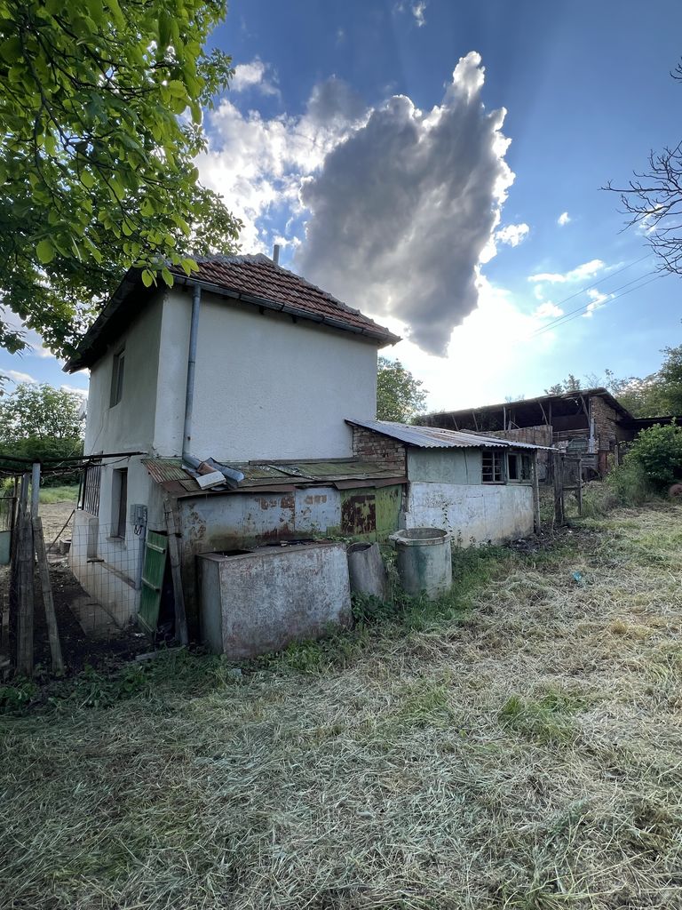 Продава се Къща в Плевен, Дружба 1 - 1 кв.м за 20400 €/кв.м - Снимка #3
