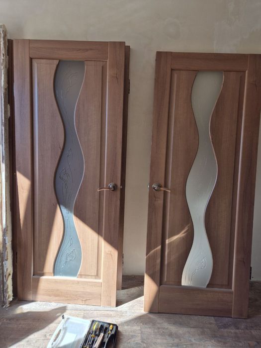 Продам межкомнатные двери в хорошем состоянии 3 шт