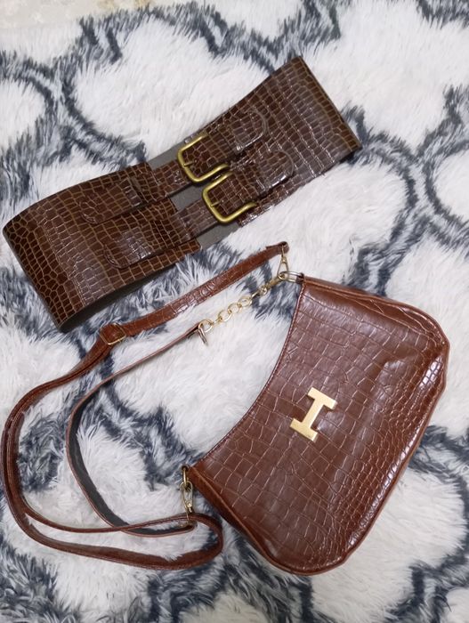 Сумка и ремень  в отличном состоянии