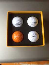 Set mingi de golf 4 x , in cutie originala