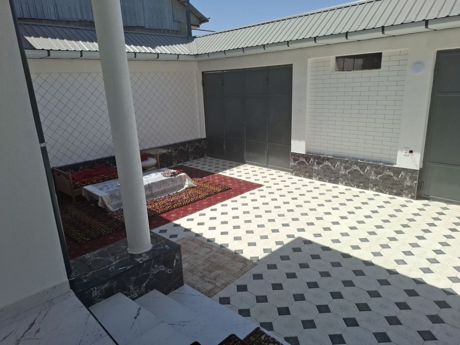 Yangi qurilgan uy sotiladi srochni