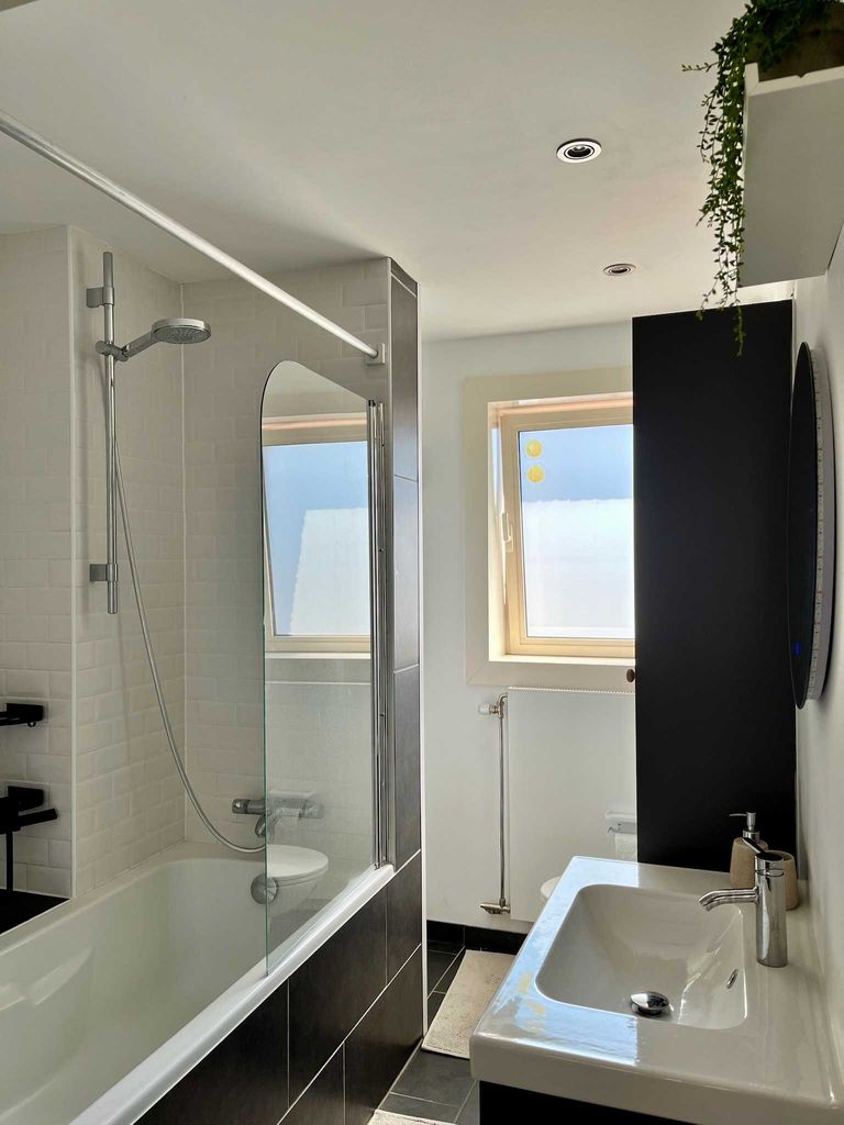 Дава се под наем Двустаен апартамент в София, Център - 55 кв.м за 408 € - Снимка #5