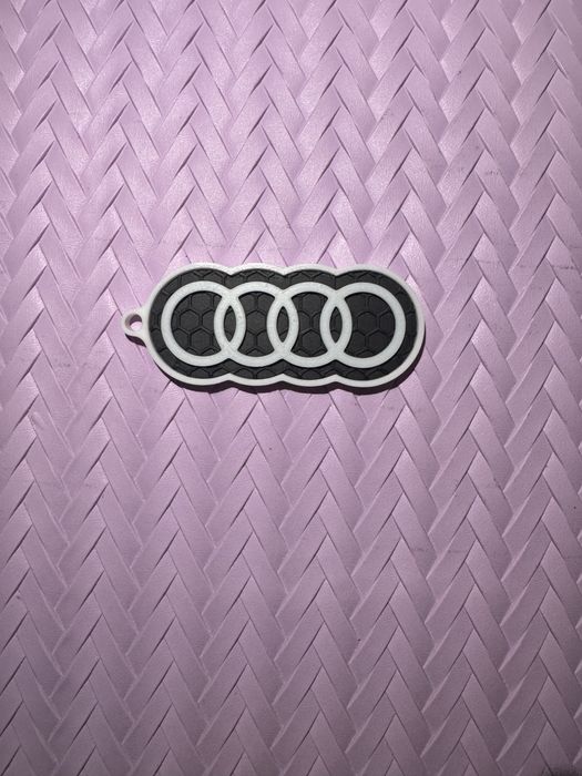 Brelocuri de vanzare