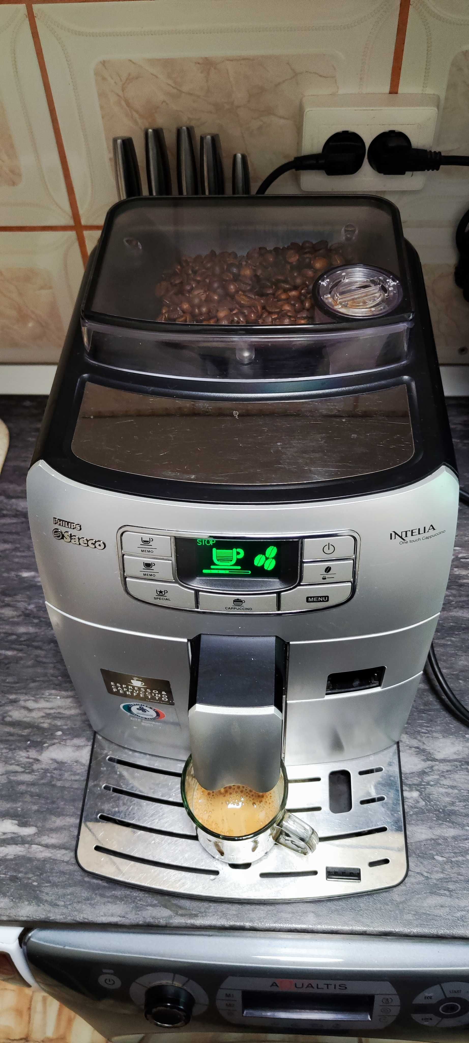 Espressor Automat Saeco Intelia HD8753 cu Cafea Boabe