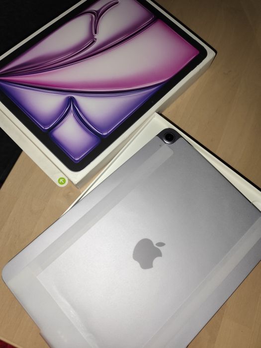 iPad Air 11 inch (128GB)