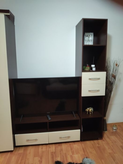 Se vinde mobilier sufragerie,fara televizor.stare,excelenta