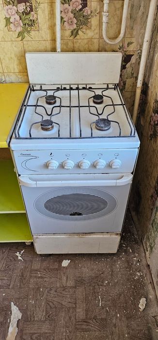Продам газовую плиту