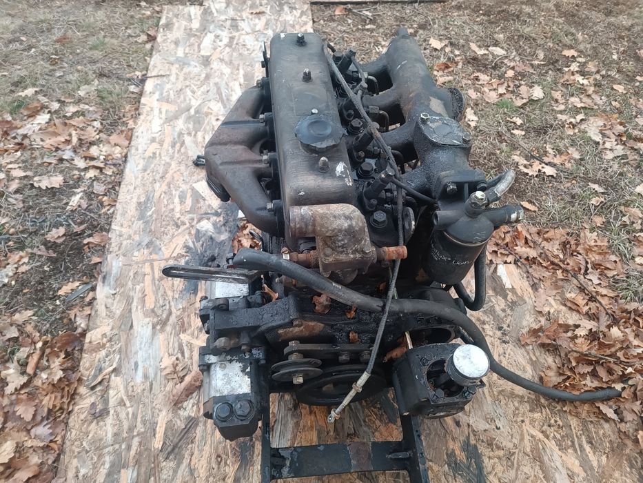 Motor de tractor hoyo 4 pistoane