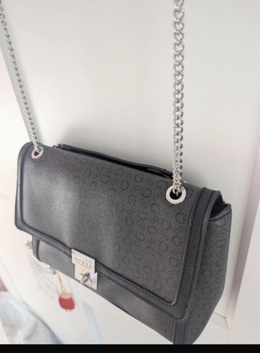 Дамска чанта Guess