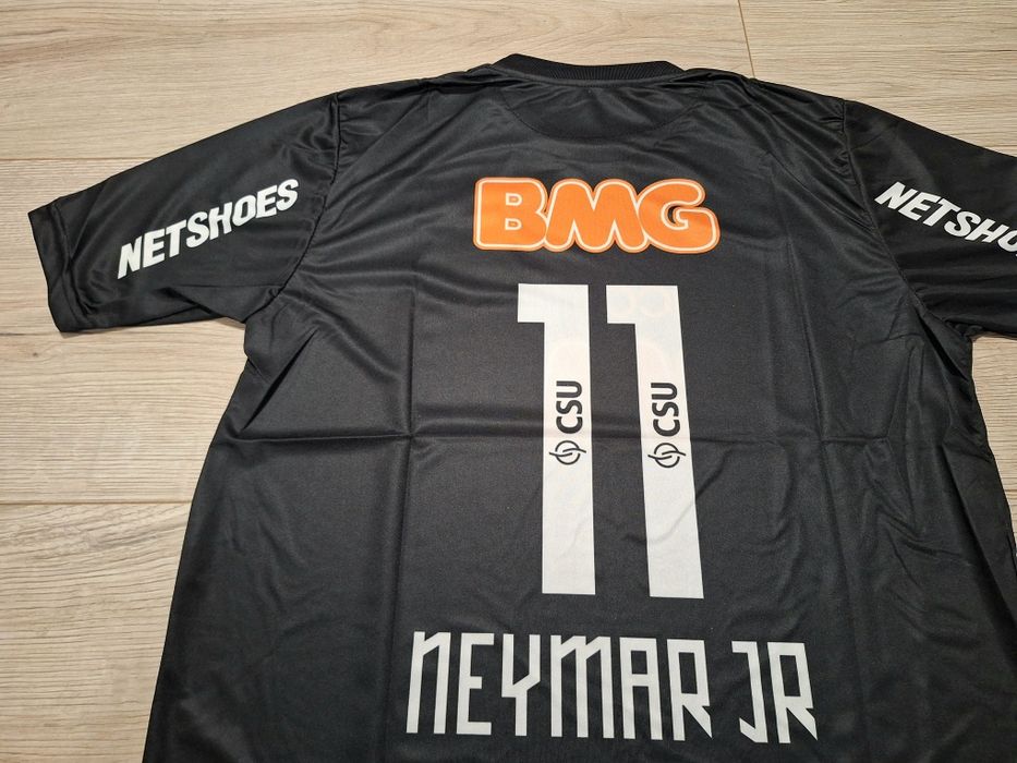 Футболна фланелка на Сантос #Неймар #11# ретро модел!