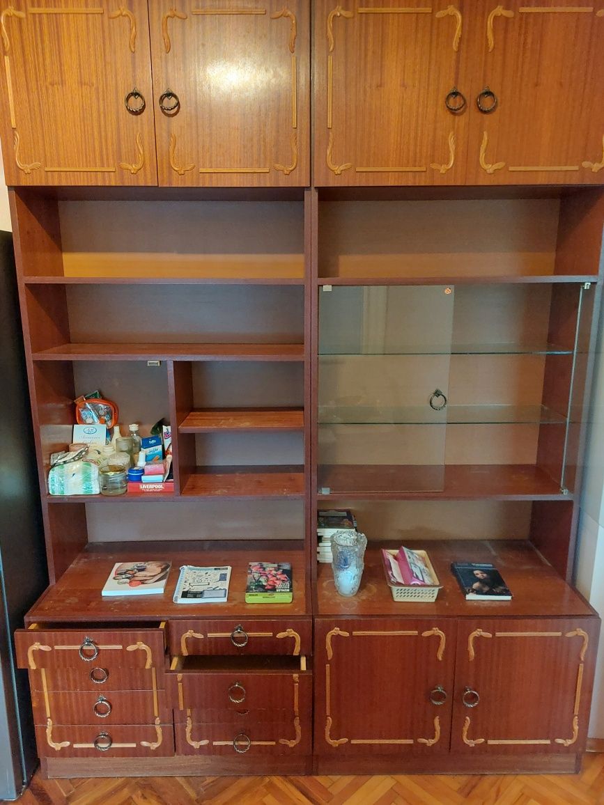 Секция с размери 1.80 на 2.40м