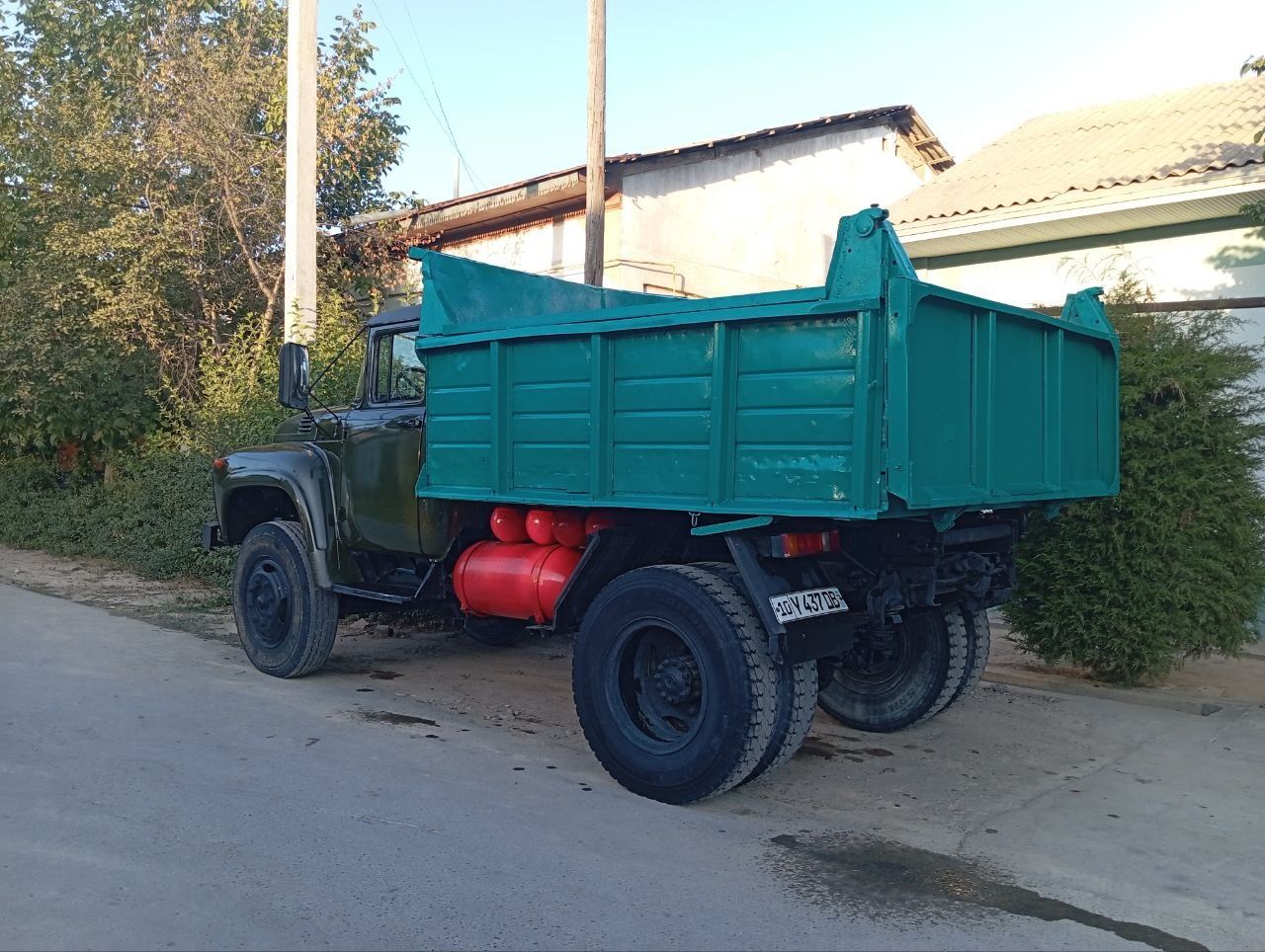 Zil 130  sotiladi xolati alo