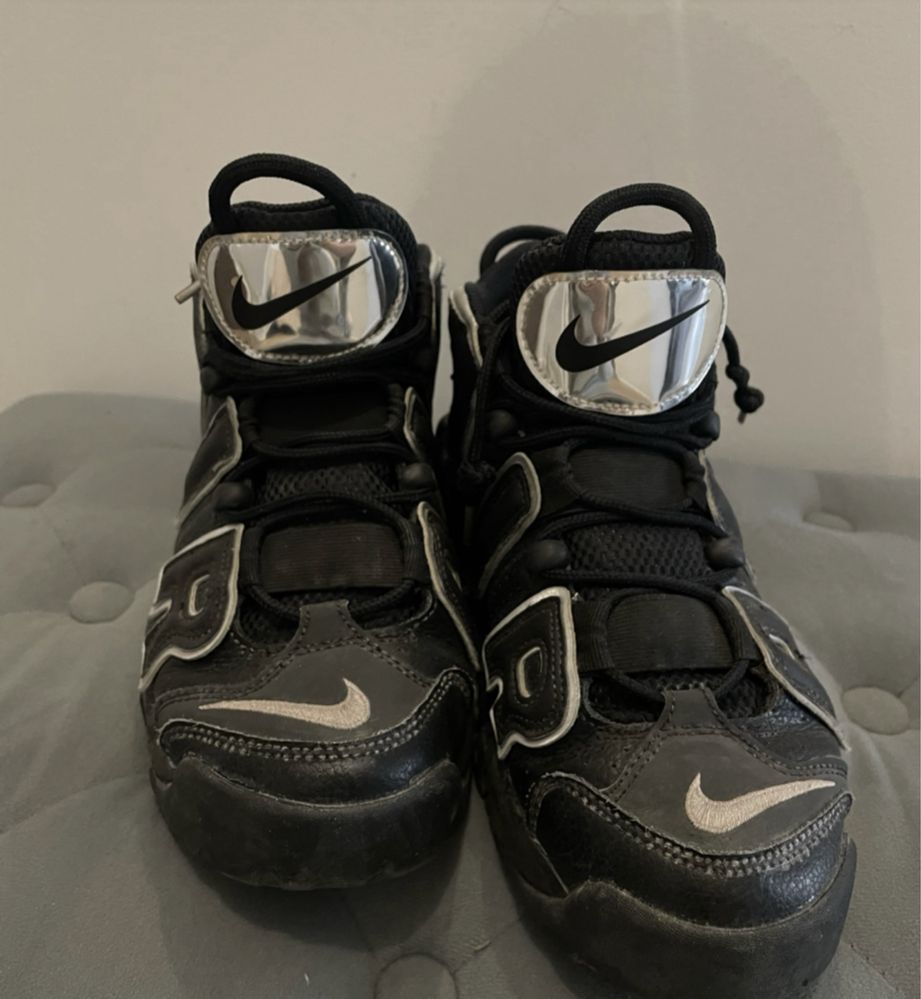 nike uptempo black