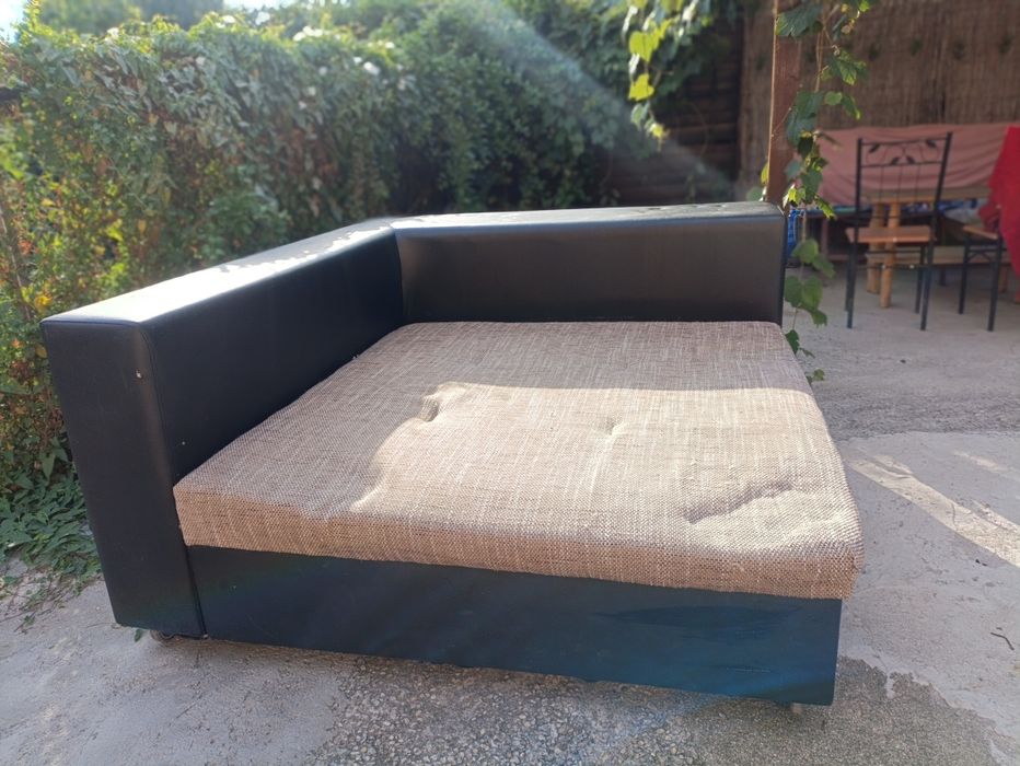 Canapea pentru terasa/curte din piele cu roti