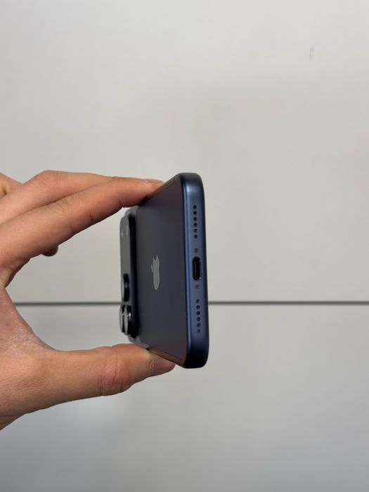 Продавам перфектен iPhone 17 PRO MAX