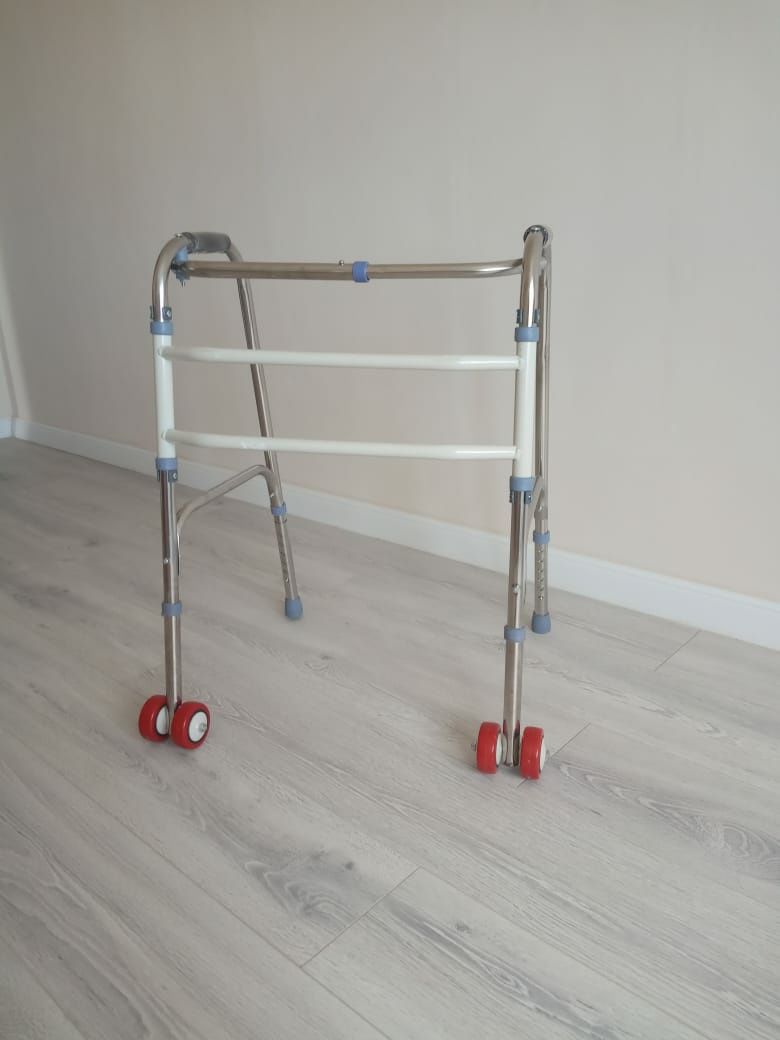 Новые ходунки для взрослых пожилых инвалидов на колёсах