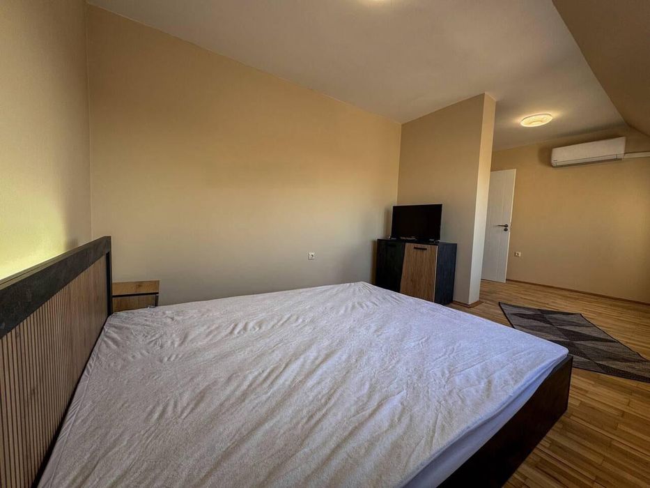 Дава се под наем Двустаен апартамент в Бургас, Център - 50 кв.м за 408 € - Снимка #3