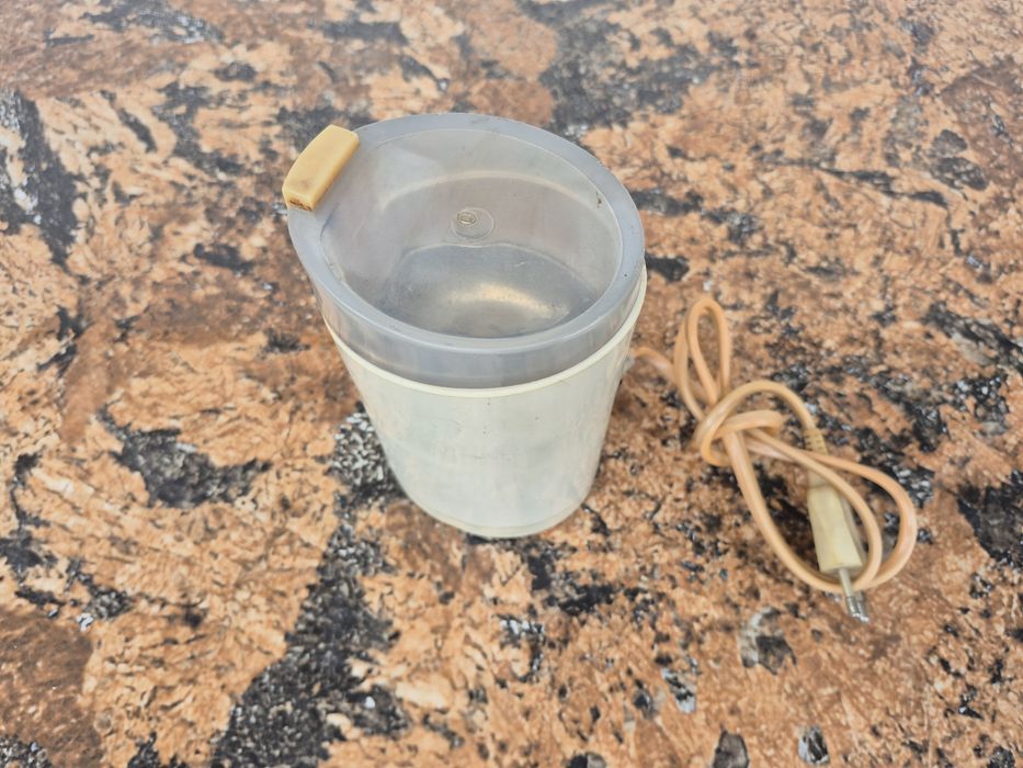 Vand Rijnita cafea veche made in Romania fabricata 1988,ElectroArgeş