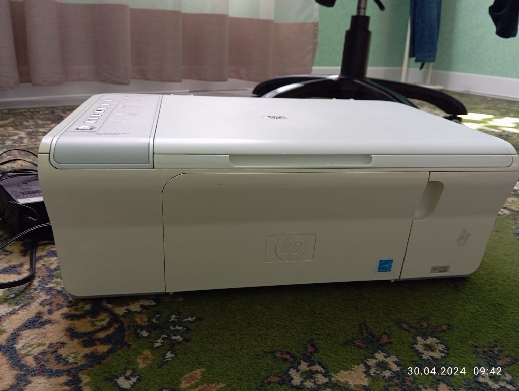 Принтер цветной HP Deskjet F 4283