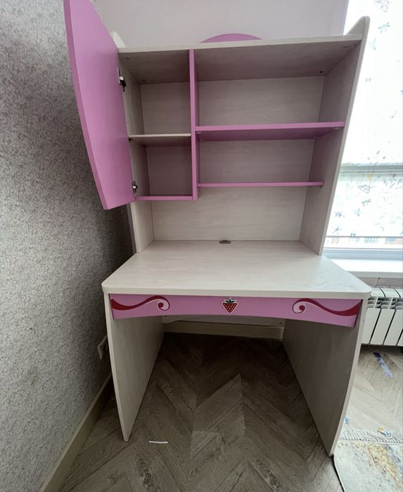 Детский письменый стол