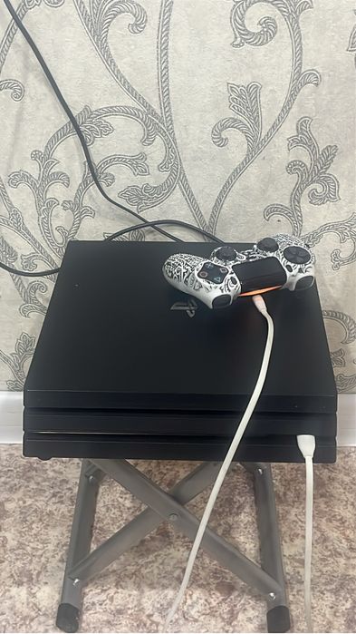 Продам пс4 про