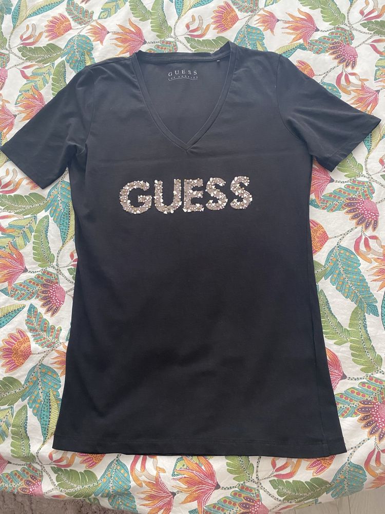 Оригинална черна тениска Guess, с камъни, размер S