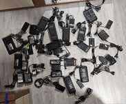 Accesorii camere video vechi (alimentatoare, telecomenzi)